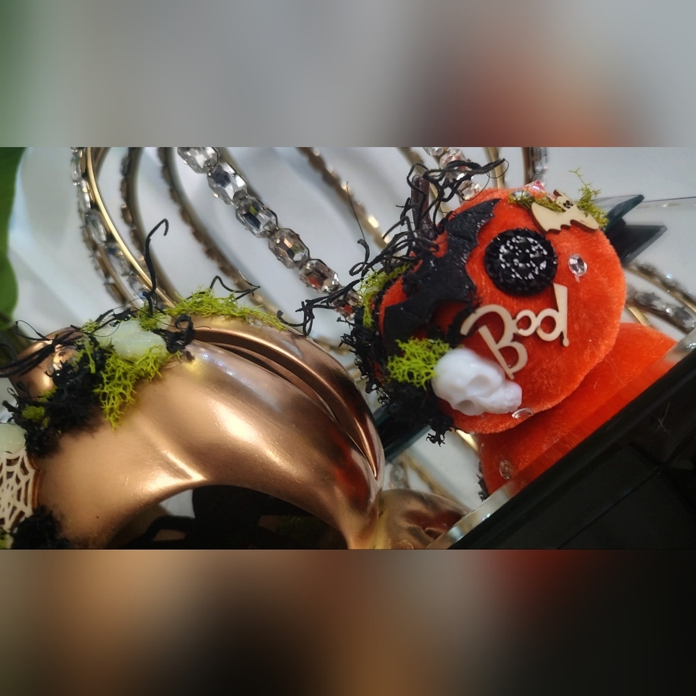 Halloween Gothic Pumpkin & Spider Hut w/Glow Calcite Crystals & Artificial Moss